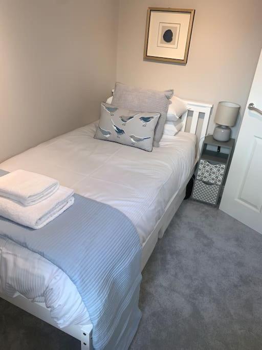 Mickelgate Mews, With Parking, Holiday home